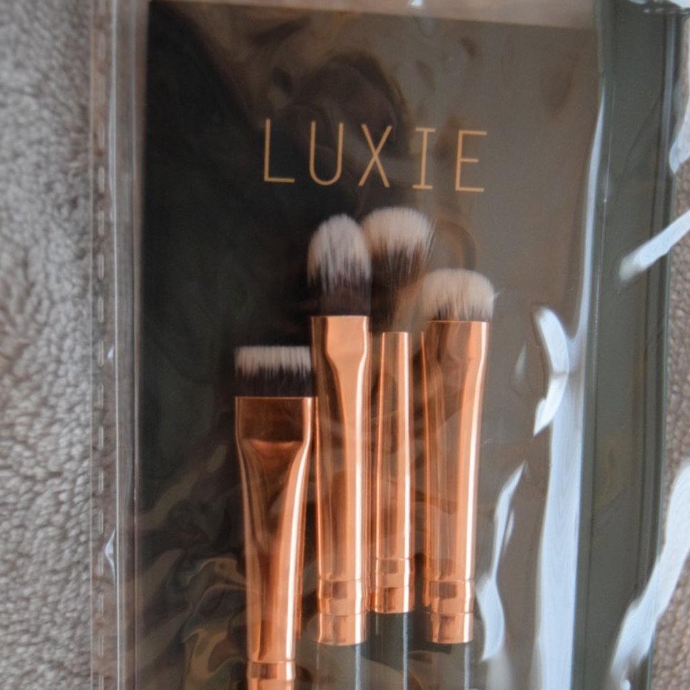 LUXIE Premium Synthetic Brushes Enchanted Eye Set NWT